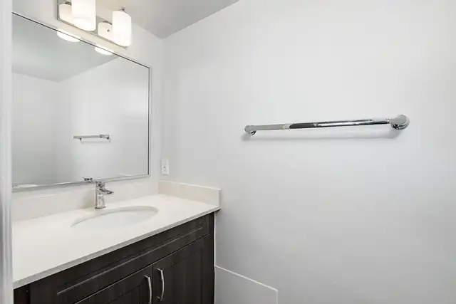 2 Bedroom Apartment for Rent - 350 The East Mall - Photo 16