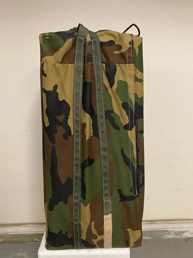 ACRYLIC ROTATING DISPLAY CASE - Photo 3