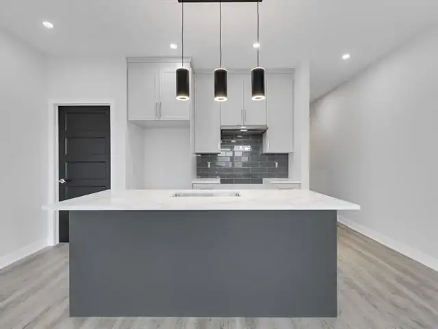 Pierrefonds, NEW Luxuary 5 1/2 with 3 bedrooms 2 bath   garage - Photo 6