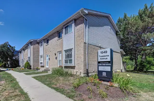 3 Bedroom Apartment for Rent - 1549-1566 Trossacks Avenue - Photo 2