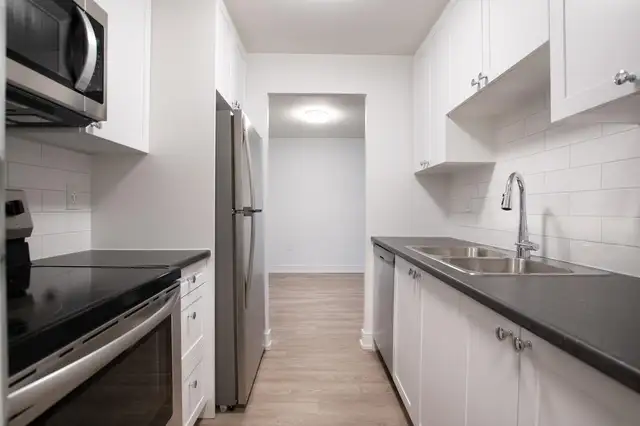 3 Bedroom Apartment for Rent - 1549-1566 Trossacks Avenue - Photo 11