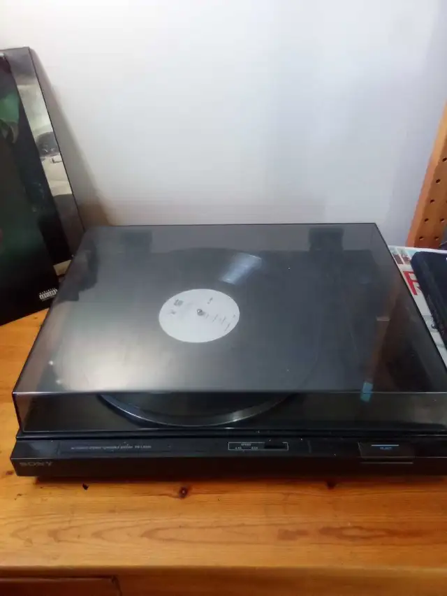 Sony stereo equipment - Photo 2