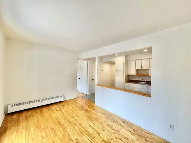 1 CH - 1 SDB - Montréal - $9,991 /mo - Photo 11