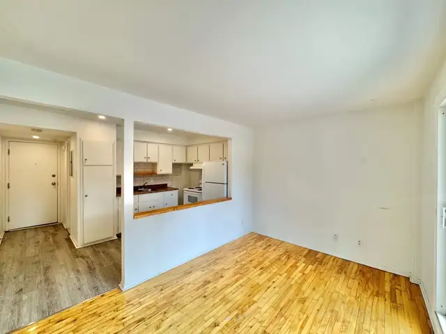 1 CH - 1 SDB - Montréal - $9,991 /mo - Photo 13