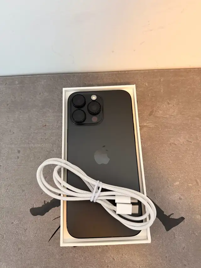 iphone 16 Pro Max Black Titanium 256 GB UNLOCKED - Photo 2