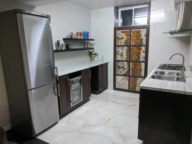 BASEMENT STUDIO : MISSISSAUGA, LARGE, CLEAN, MODERN, FURNISHED - Photo 2