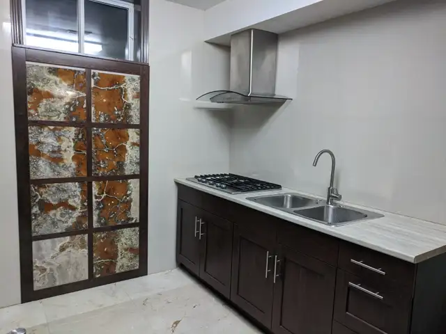 BASEMENT STUDIO : MISSISSAUGA, LARGE, CLEAN, MODERN, FURNISHED - Photo 4