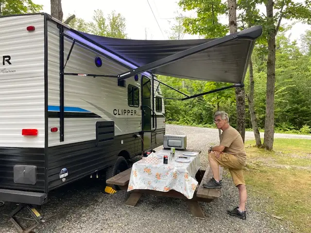 Roulotte CLIPPER ultra légère 17BHS - Photo 4