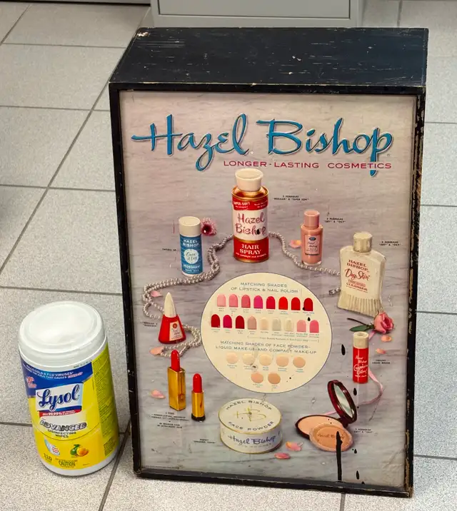 Vintage "Hazel Bishop" Cosmetics Advertising Display Case (1950) - Photo 8