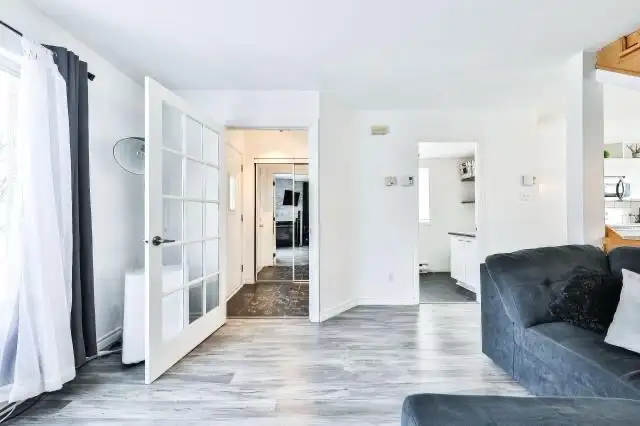 4 Bedroom Townhouse for rent Saint-Eustache - Photo 2