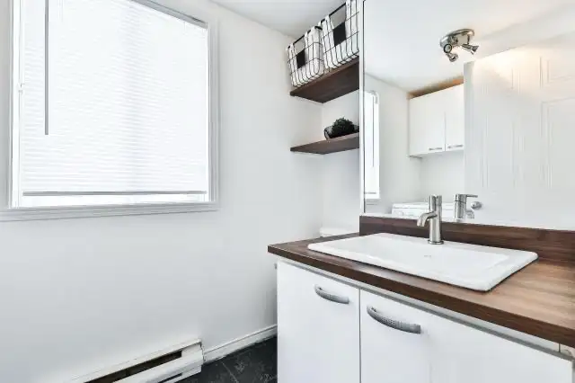 4 Bedroom Townhouse for rent Saint-Eustache - Photo 3