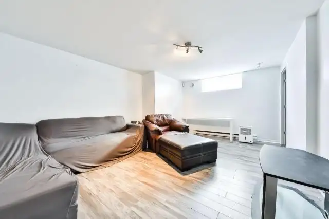 4 Bedroom Townhouse for rent Saint-Eustache - Photo 8