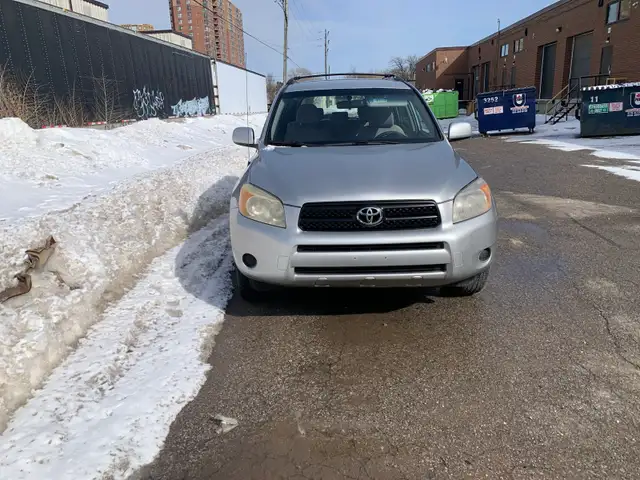 Toyota RAV4 LE 4 - Cylinder  with Safety - Photo 5