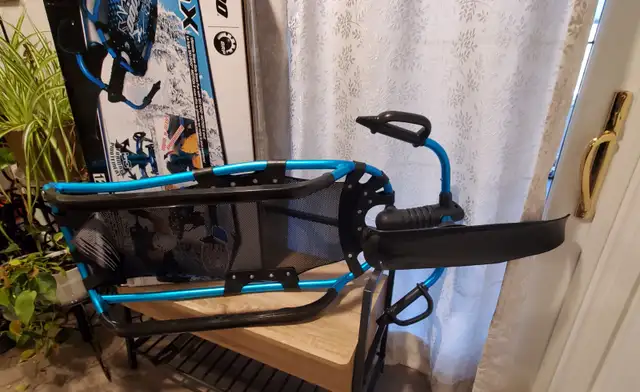 KIDS SNOW SLEDS( SKI-DOO MOTION X)