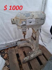 Commercial Dough Mixer / Mélangeur à pâte commercial