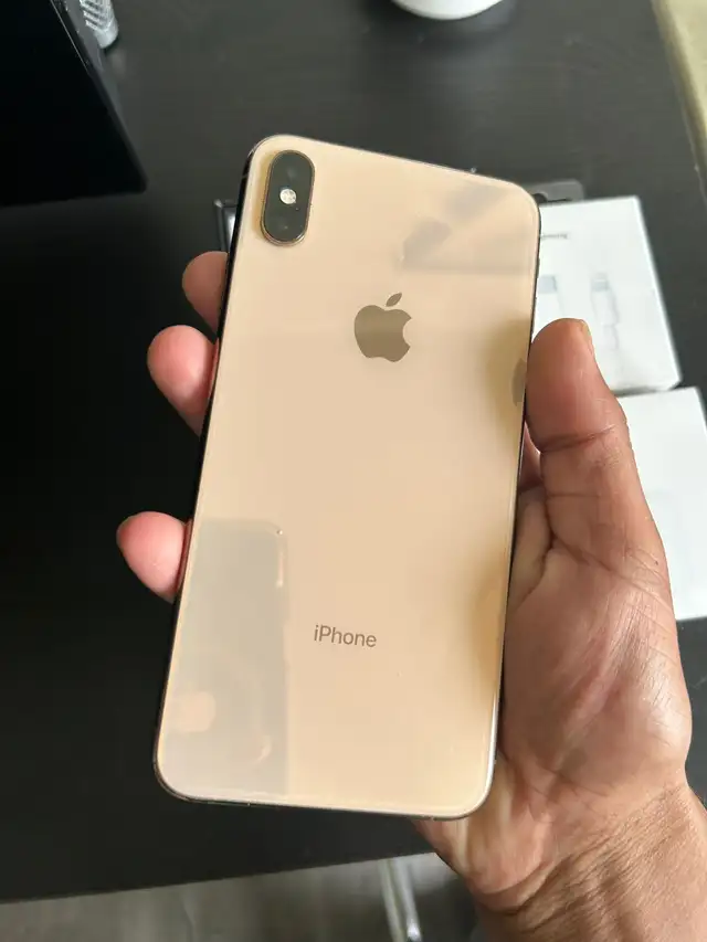 iPhone XS MAX 256GB Unlocked - Mint Condition! - Photo 3