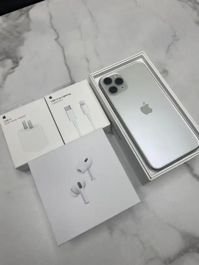 iPhone 11 PRO 256GB Unlocked - Mint Condition!