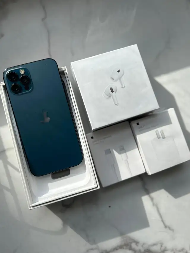 iPhone 12 PRO 512GB Unlocked - Mint Condition!