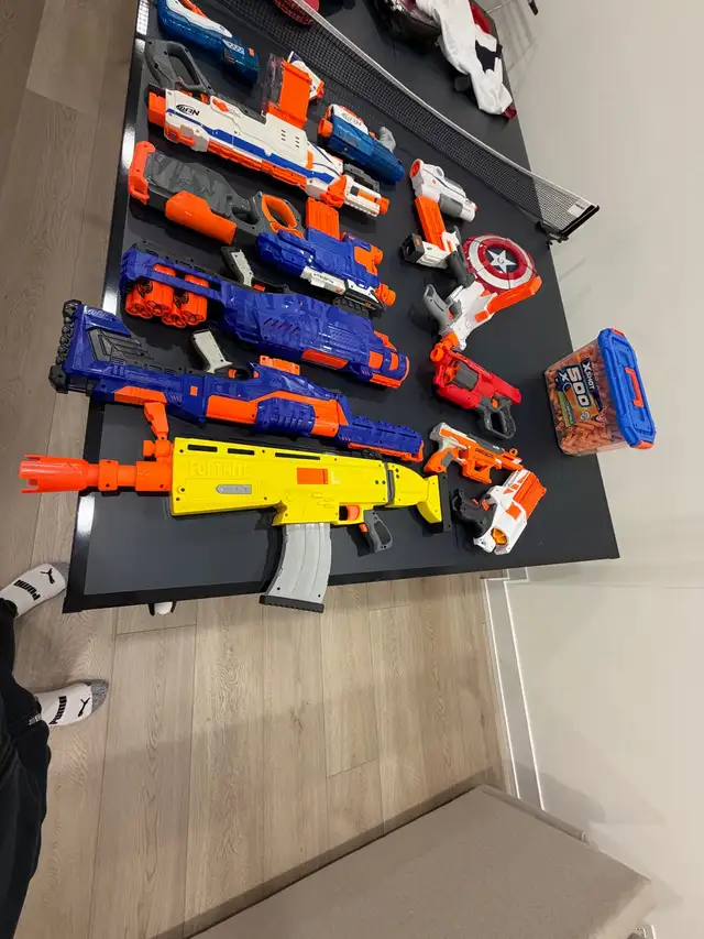 Nerf  toys and box of darts - Photo 2