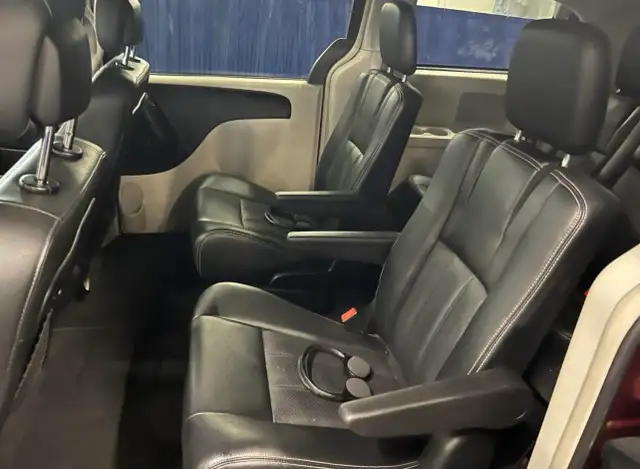 2017 Dodge Caravan - Photo 3