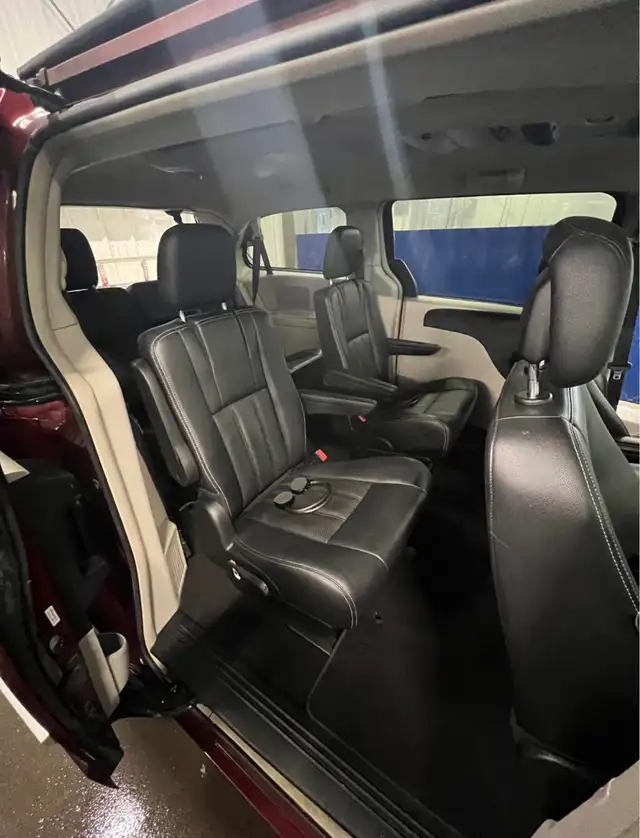 2017 Dodge Caravan - Photo 6