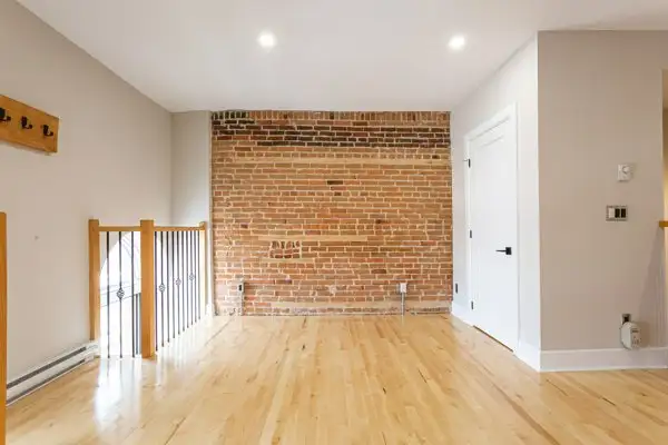 1 Bedroom Downtown Apartment For Rent - Photo 9