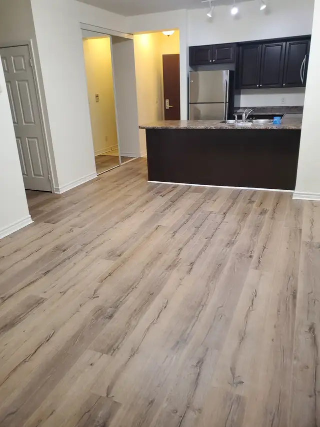 2 Bedroom Condo at Square one - Photo 7