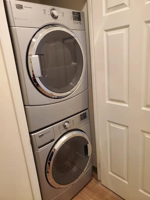 2 Bedroom Condo at Square one - Photo 8