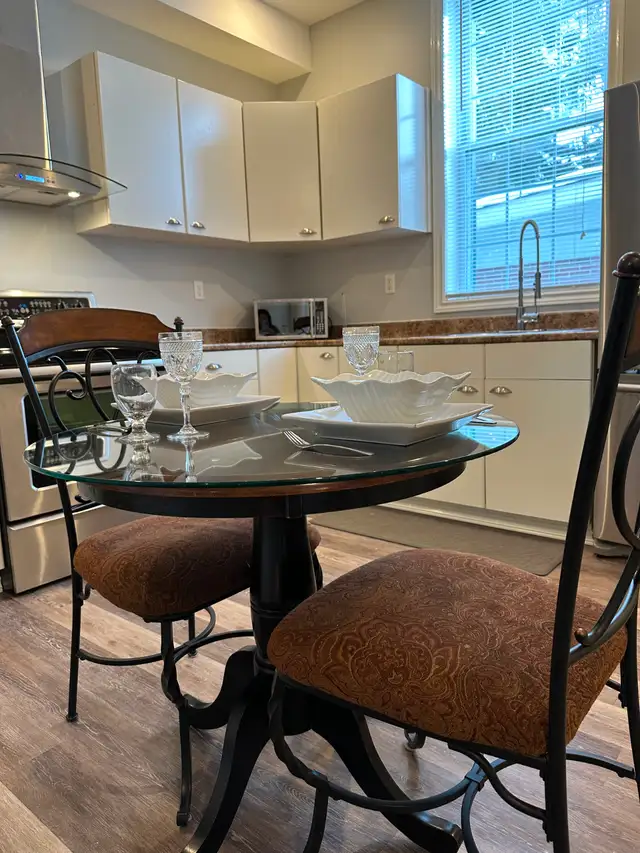 Carleton Place Bridge St - 2 Bdrm Apt – ground flr no Stairs, EV - Photo 8