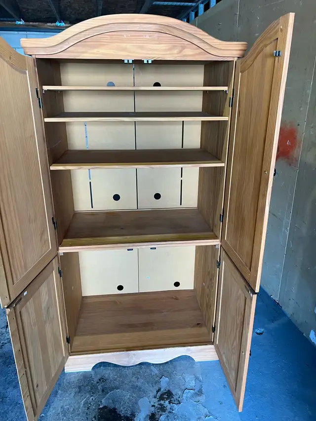 Free delivery used Wooden Wardrobe Armoire Cabinet - Photo 3