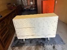 Free delivery Mid-century Modern White Dresser - Photo 4