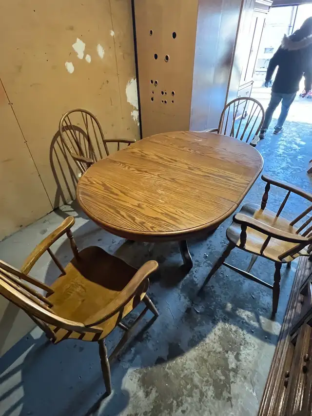 Free delivery used Oak Dining Table with 4 Chairs