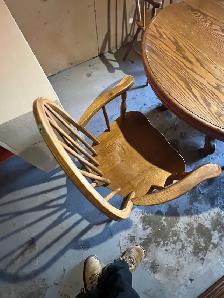 Free delivery used Oak Dining Table with 4 Chairs - Photo 4