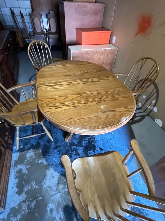 Free delivery used Oak Dining Table with 4 Chairs - Photo 8