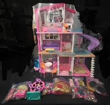 Barbie Dreamhouse Set with all accessories and many more Barbies - Photo 3