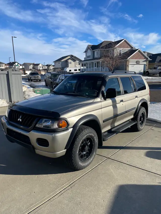 2003 Mitsubishi Montero Sport LS SUV AWD