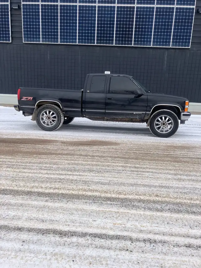 1998 Chevy K1500. 4x4 5.7. Z71 3 door - Photo 3