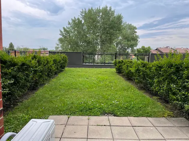 Studio near metro Angrignon with private yard