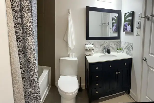 Studio near metro Angrignon with private yard - Photo 3