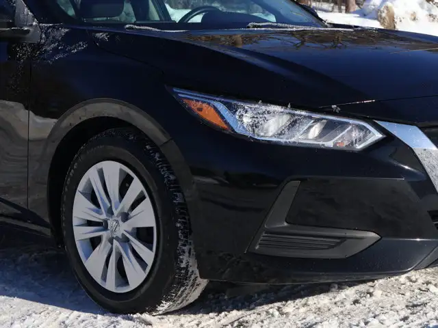 2022 Nissan Sentra S- Manual - Heated Seats - Photo 5