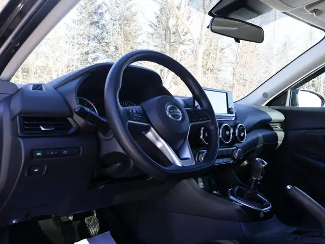 2022 Nissan Sentra S- Manual - Heated Seats - Photo 19