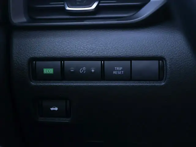 2022 Nissan Sentra S- Manual - Heated Seats - Photo 27
