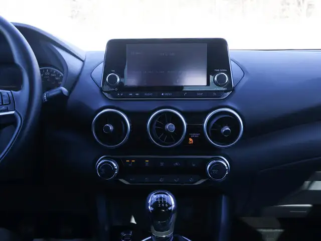 2022 Nissan Sentra S- Manual - Heated Seats - Photo 28