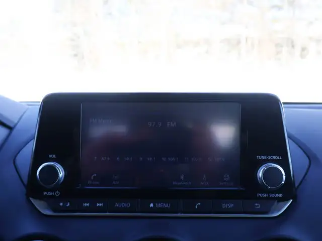 2022 Nissan Sentra S- Manual - Heated Seats - Photo 30