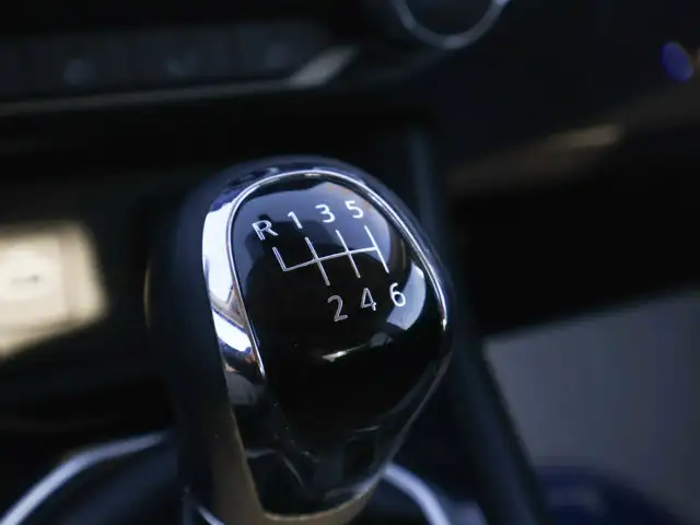 2022 Nissan Sentra S- Manual - Heated Seats - Photo 33