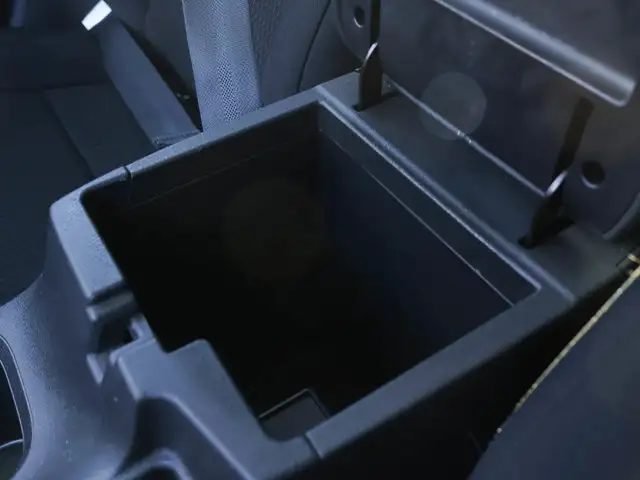 2022 Nissan Sentra S- Manual - Heated Seats - Photo 35