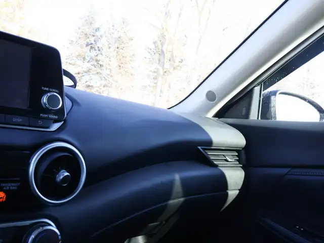 2022 Nissan Sentra S- Manual - Heated Seats - Photo 36