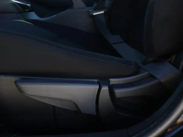 2022 Nissan Sentra S- Manual - Heated Seats - Photo 37