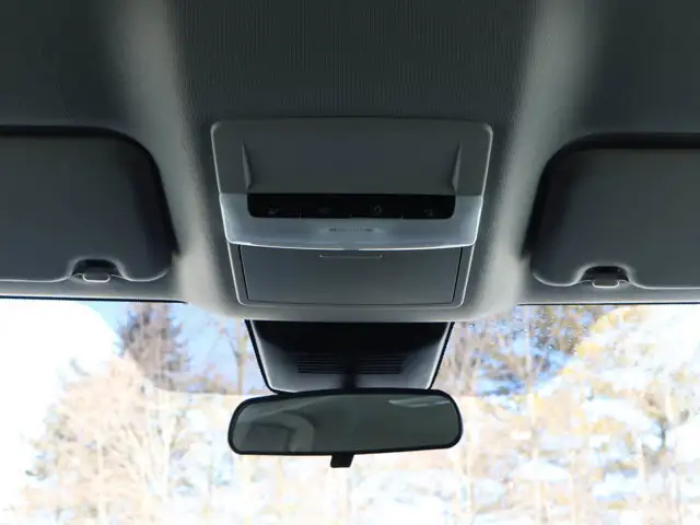 2022 Nissan Sentra S- Manual - Heated Seats - Photo 38