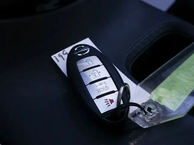 2022 Nissan Sentra S- Manual - Heated Seats - Photo 40